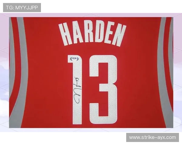 足球球星签名与球迷签名的区别与共同点分析